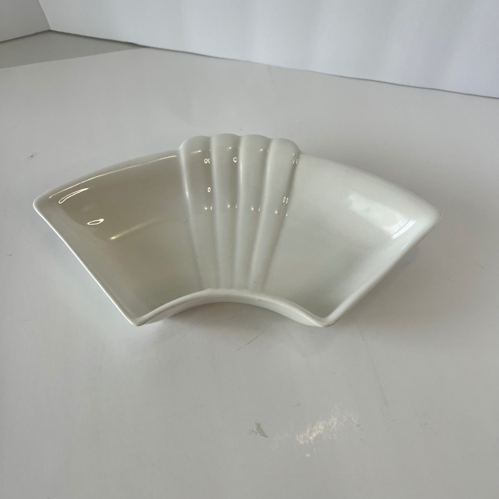 Vintage California Pottery White Fan Shaped Serving Dish Art Deco CALIF USA L61